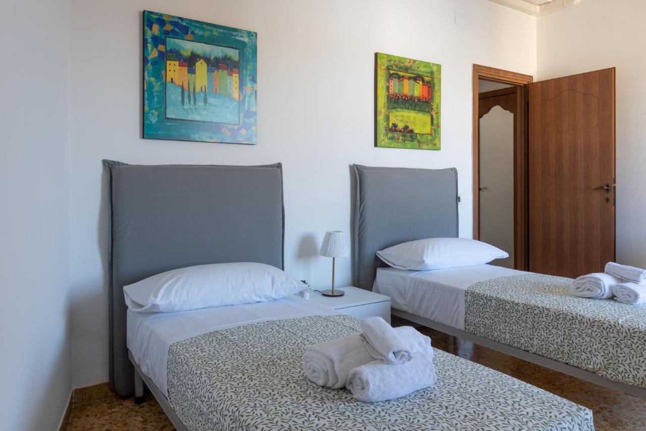 Pisa Quiet And Bright Flats With Balcony Exterior foto