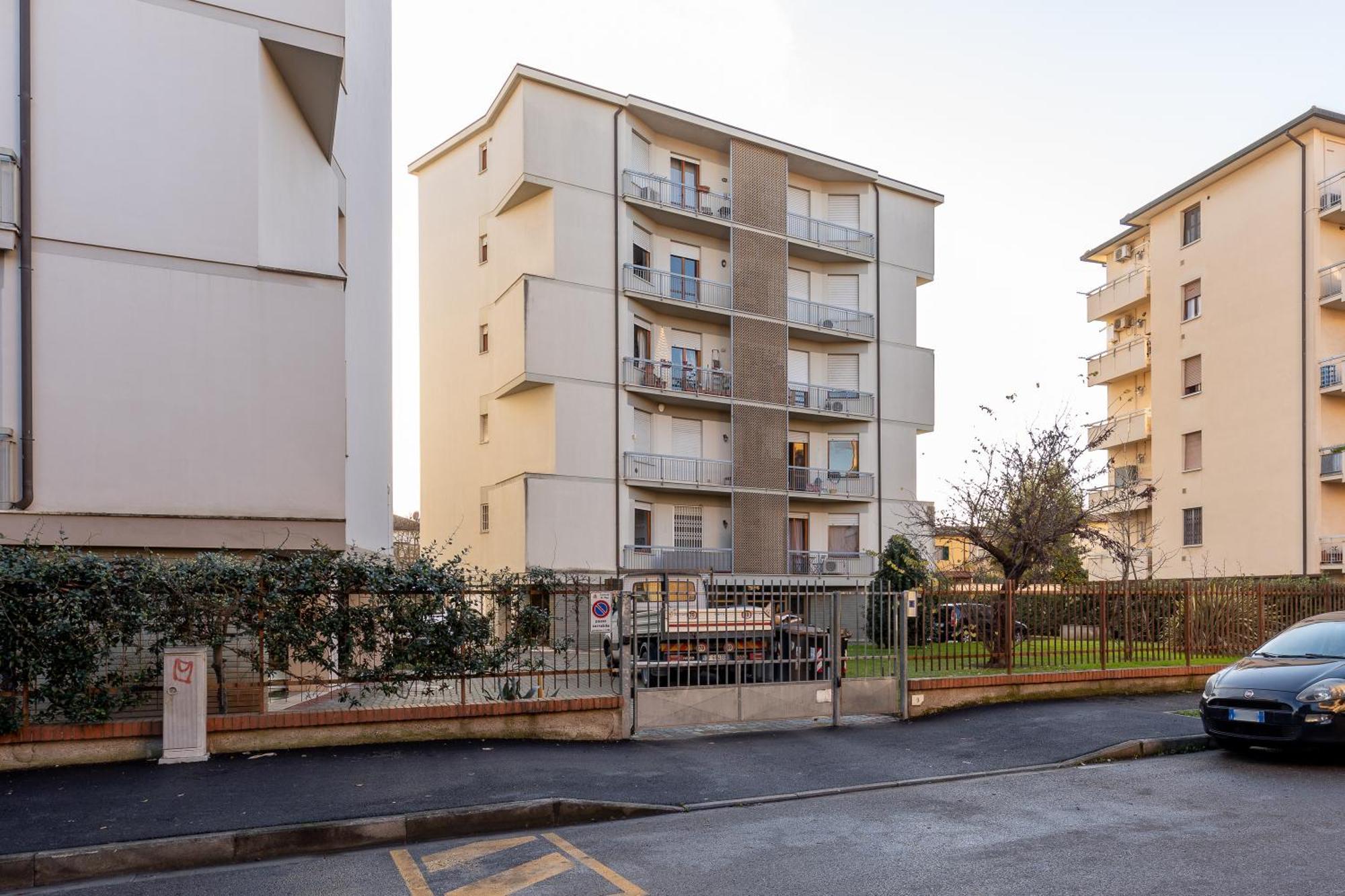 Pisa Quiet And Bright Flats With Balcony Exterior foto